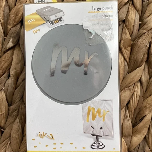 Mr. Paper whole punch - Picture 3 of 3